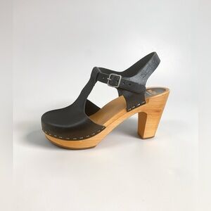 Swedish Hasbeens Black Leather Wooden Platform Clogs T-Strap US 7–7.5